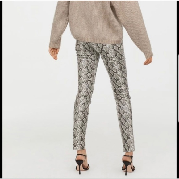 NWT H&M  HIGH WAISTED SNAKESKIN JEAN - Picture 2 of 15